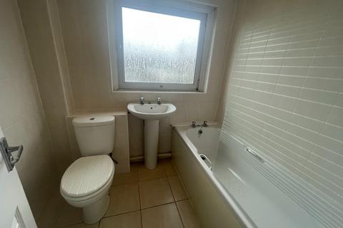 2 bedroom terraced house to rent, Furniss Avenue, Rosyth, KY11