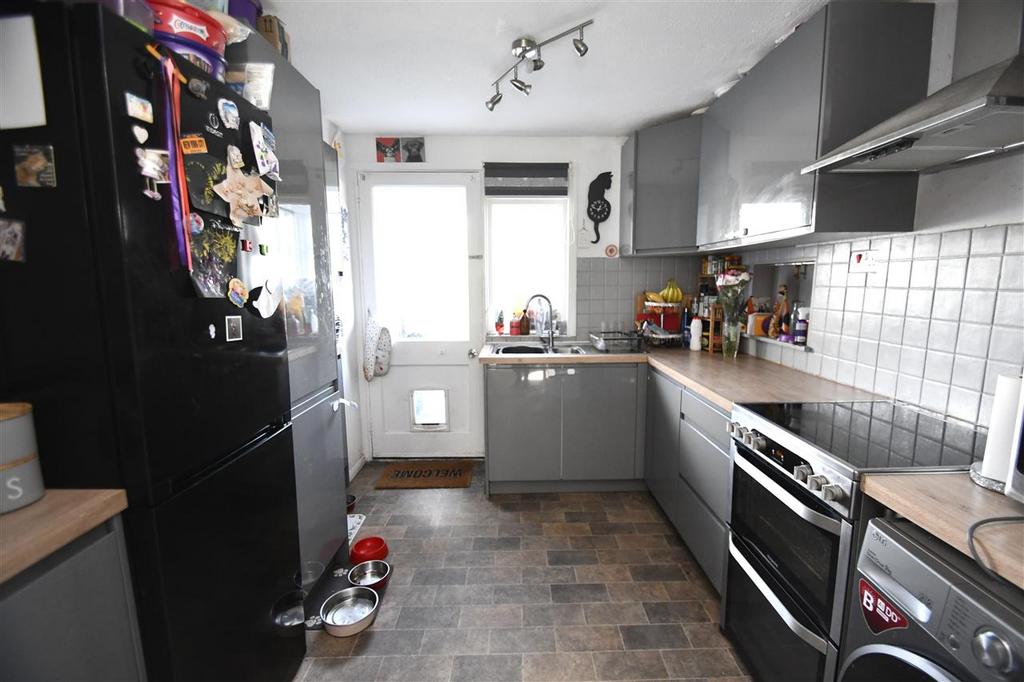Fitted kitchen