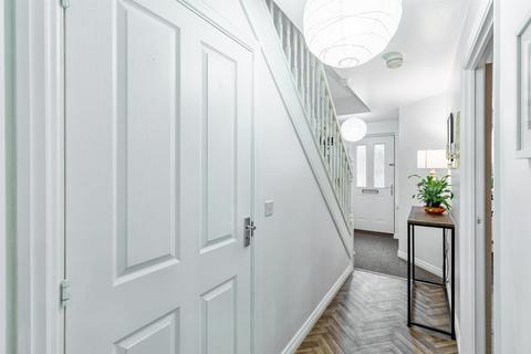 3 bedroom townhouse for sale, Walkers Way, Roade, Northampton