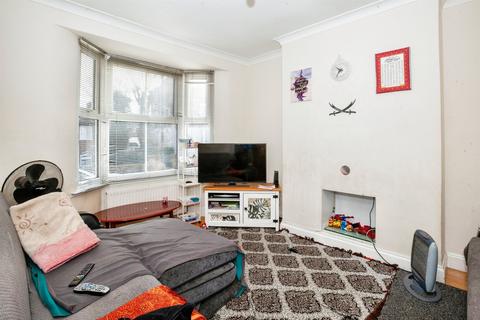 undefined, Hencroft Street South, SLOUGH