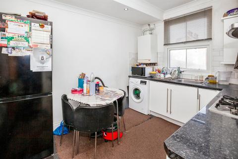undefined, Hencroft Street South, SLOUGH