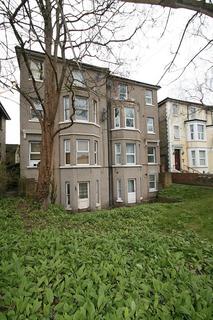 2 bedroom flat to rent, Tonbridge Road, Maidstone ME16