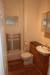 2 bedroom flat to rent, Tonbridge Road, Maidstone ME16