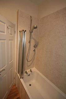 2 bedroom flat to rent, Tonbridge Road, Maidstone ME16