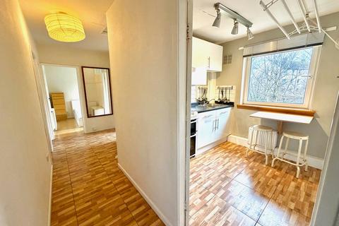 2 bedroom flat to rent, Langton Road, Edinburgh EH9