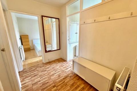 2 bedroom flat to rent, Langton Road, Edinburgh EH9