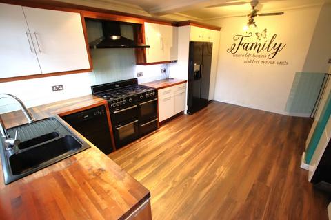 3 bedroom end of terrace house to rent, Rugby Road, Dagenham, RM9