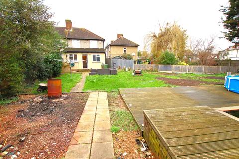 3 bedroom end of terrace house to rent, Rugby Road, Dagenham, RM9