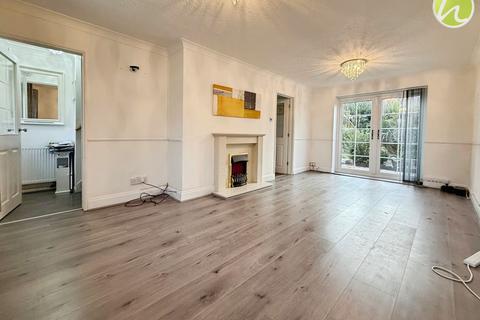 3 bedroom terraced house for sale, Upton Close, Stanford-Le-Hope, SS17