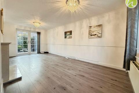 3 bedroom terraced house for sale, Upton Close, Stanford-Le-Hope, SS17