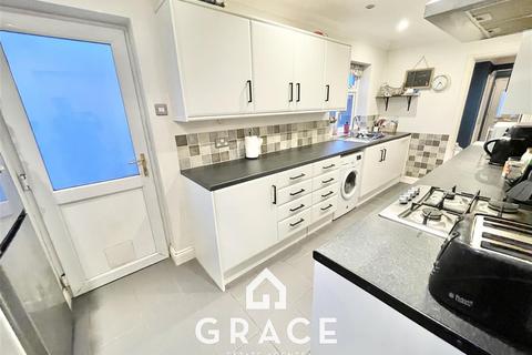 3 bedroom semi-detached house for sale, Fircroft Road, Ipswich