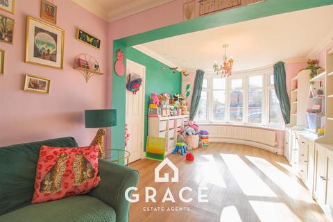 3 bedroom semi-detached house for sale, Fircroft Road, Ipswich
