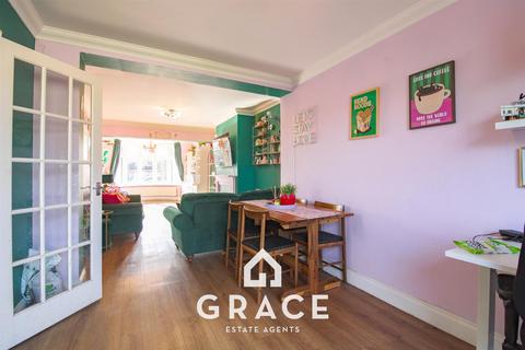 3 bedroom semi-detached house for sale, Fircroft Road, Ipswich