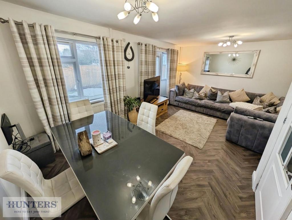 Lounge / Dining Room