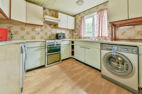 4 bedroom semi-detached house for sale, Broadwater Crescent, Stevenage