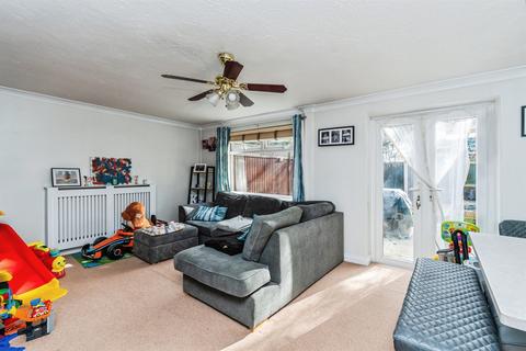 3 bedroom terraced house for sale, Elm Crescent, Hythe, Southampton