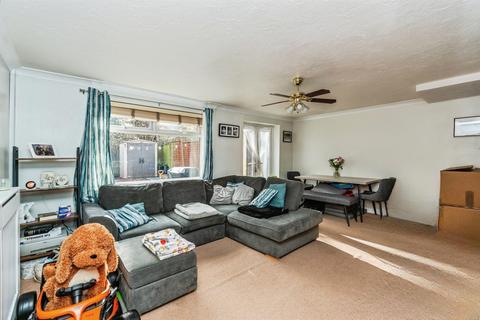 3 bedroom terraced house for sale, Elm Crescent, Hythe, Southampton