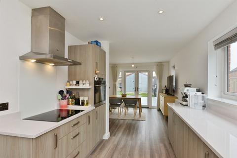 3 bedroom detached house for sale, Orwell Avenue, Tattenhoe Park, Milton Keynes