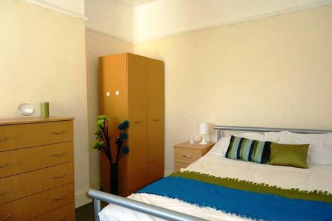 5 bedroom house to rent, Africa Gardens, Heath, Cardiff