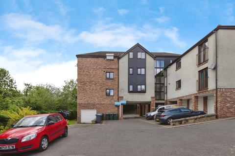 2 bedroom flat for sale, Kirklands Court, Ridgewood Close, Shipley BD17