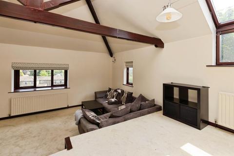 2 bedroom flat for sale, Kirklands Court, Ridgewood Close, Shipley BD17