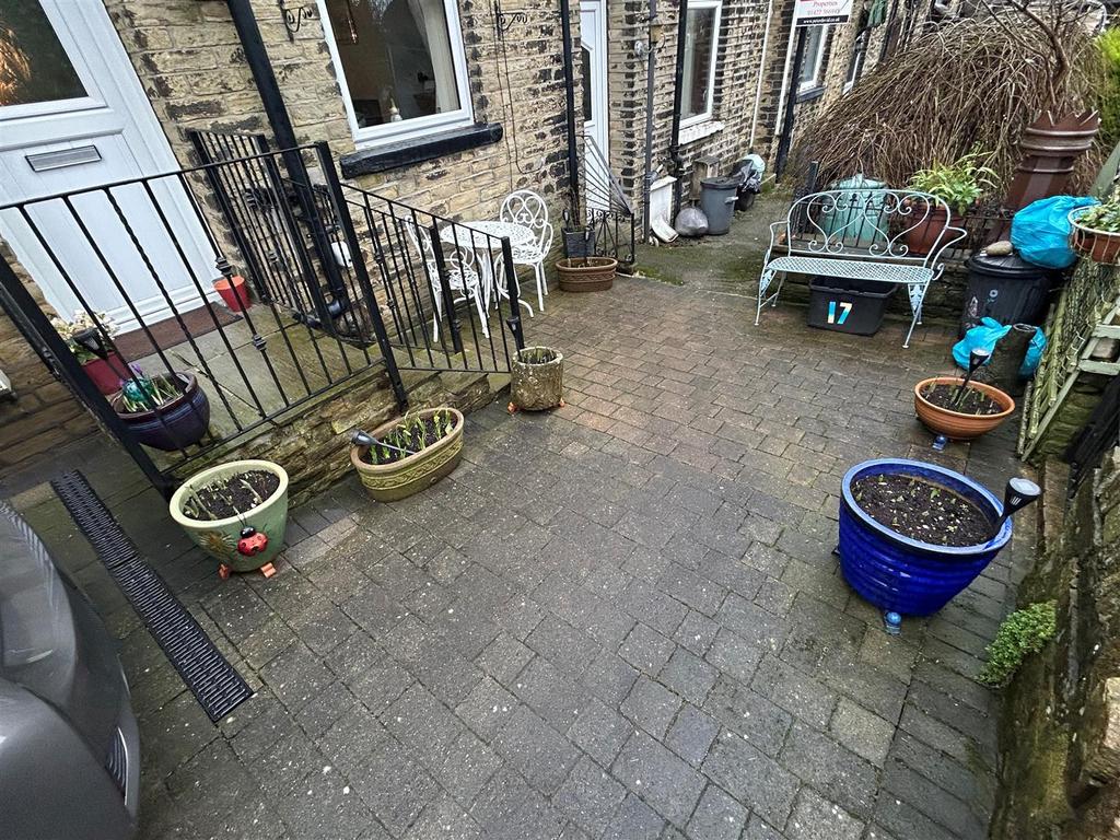 Garden & Parking