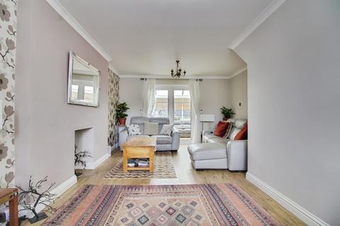3 bedroom semi-detached house for sale, Birds Close, WELWYN GARDEN CITY