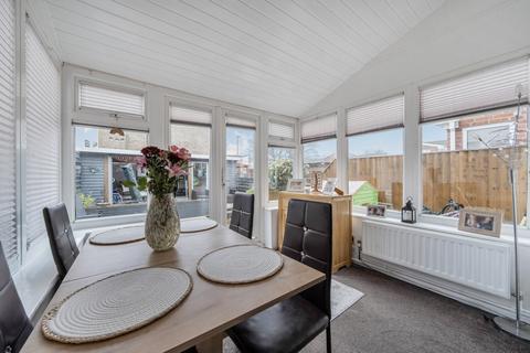 3 bedroom end of terrace house for sale, Colingsmead, Eldene, Swindon, SN3