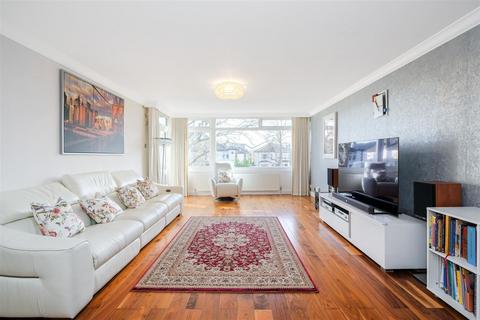5 bedroom flat for sale, Woodford Road, London