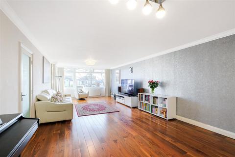 5 bedroom flat for sale, Woodford Road, London
