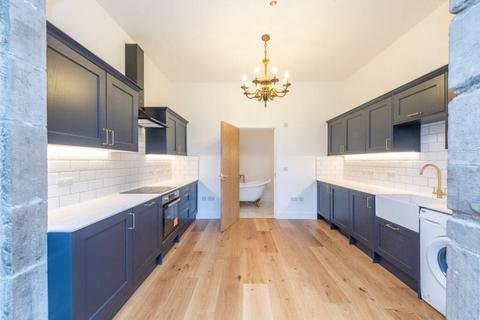 4 bedroom flat to rent, 1096LT Merchant Street, Edinburgh, EH1 2QD