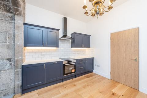 4 bedroom flat to rent, 1096LT Merchant Street, Edinburgh, EH1 2QD