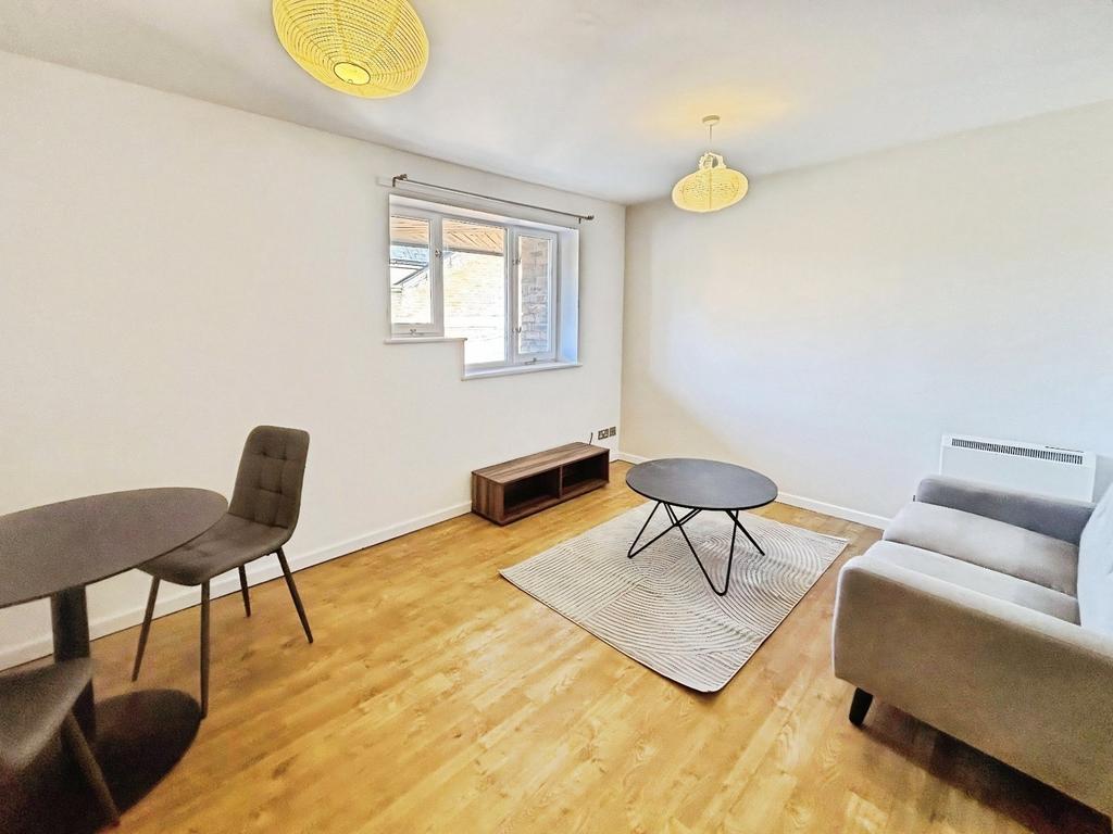Apartment in Leeds - View 3