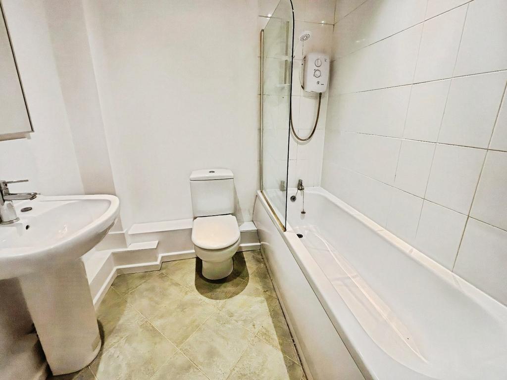 Apartment in Leeds - More