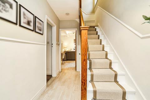 3 bedroom semi-detached house for sale, Vesper Road, LEEDS