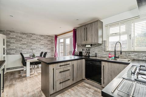 3 bedroom end of terrace house for sale, Fleming Avenue, North Baddesley, Southampton