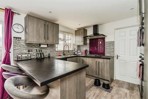 3 bedroom end of terrace house for sale, Fleming Avenue, North Baddesley, Southampton