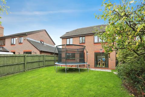 4 bedroom detached house for sale, Shavington Way, Northwich