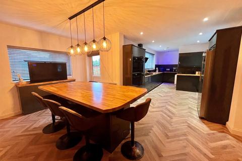4 bedroom detached house for sale, Lincoln Way, SPALDING