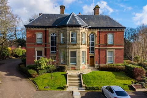 2 bedroom apartment for sale, Clevelands Drive, Bolton
