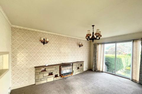 2 bedroom semi-detached bungalow for sale, Chiltern Avenue, Huddersfield, HD3