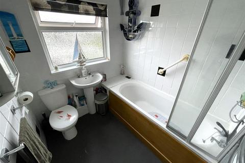 3 bedroom semi-detached house for sale, Dunraven Close, Penclawdd, Swansea
