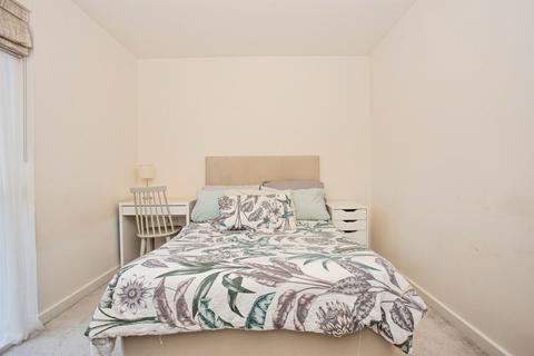 2 bedroom apartment for sale, Hargrave Drive, Harrow