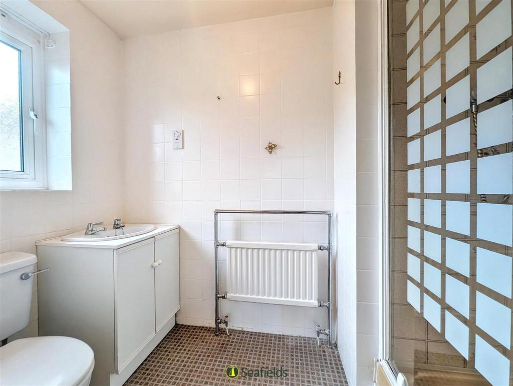 En suite Shower