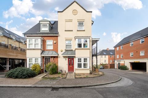 4 bedroom end of terrace house for sale - Erickson Gardens, Bromley