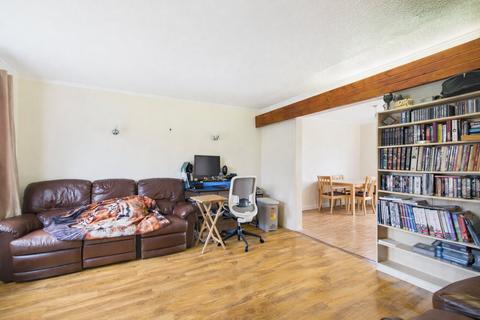 undefined, Brookside, Calcot, Reading, Berkshire, RG31