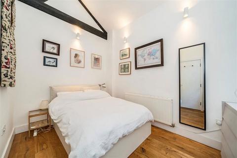 2 bedroom end of terrace house for sale, Tanners Mews, London SE8