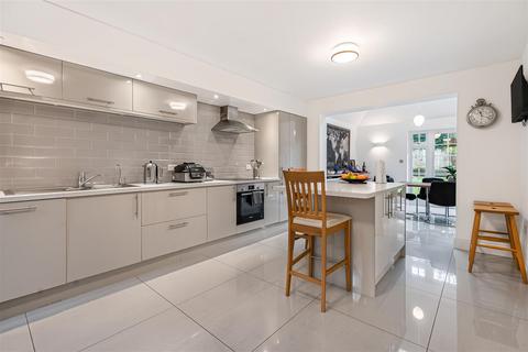 3 bedroom semi-detached house for sale, Watling Street, Radlett