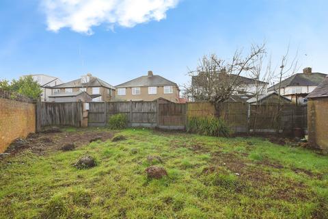 4 bedroom semi-detached house for sale, Edwards Way, Hutton, Brentwood
