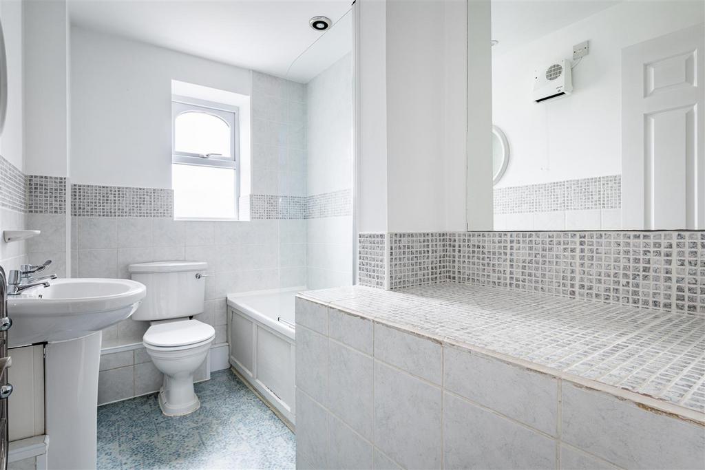 7 Roseleigh Gardens-12.jpg